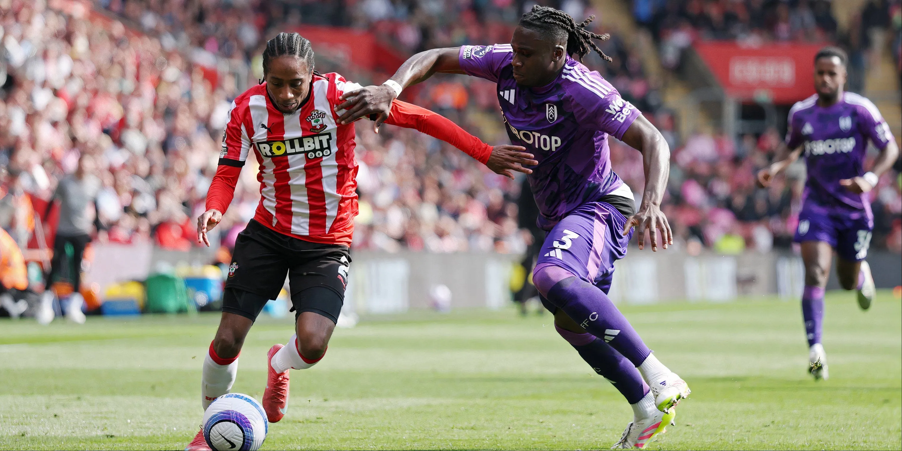 Hậu vệ cánh Kyle Walker-Peters