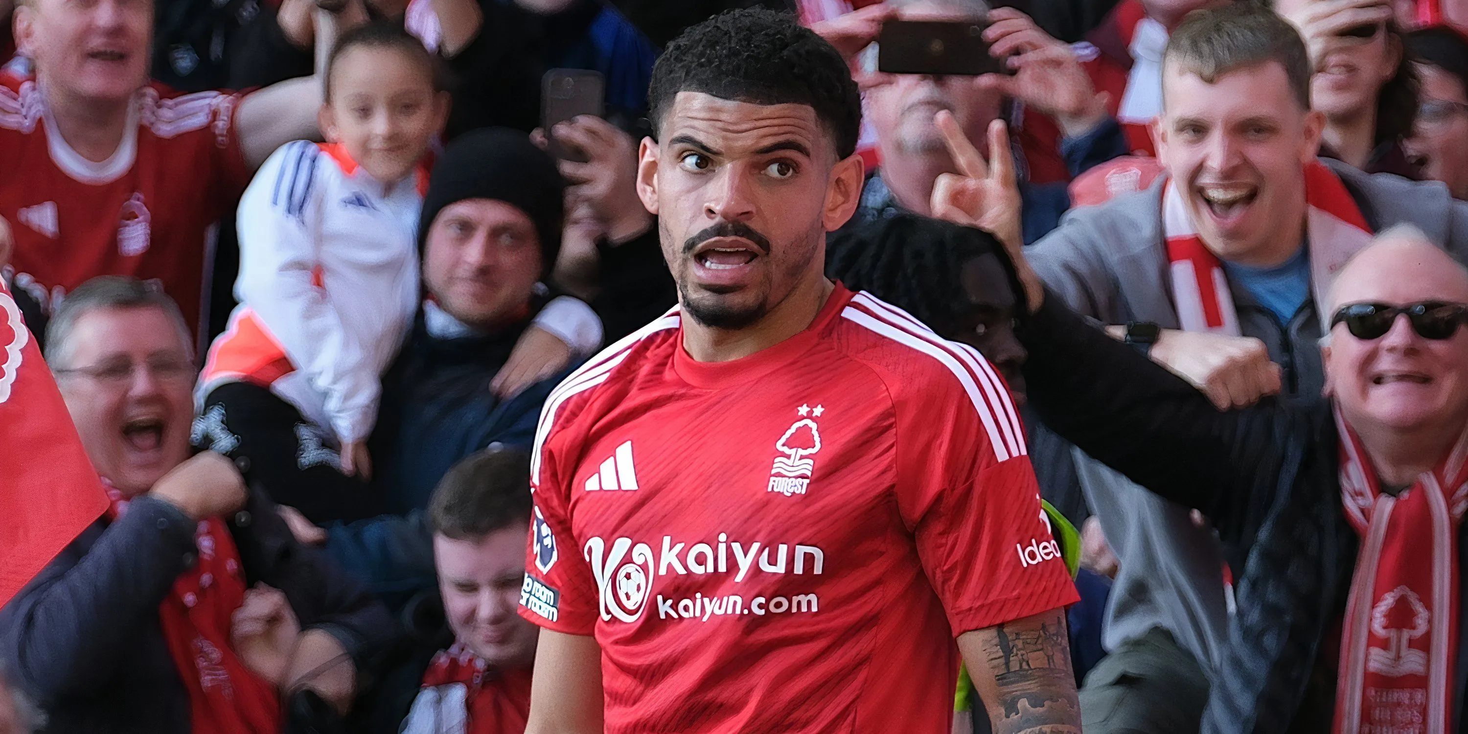 Morgan Gibbs-White ăn mừng bàn thắng cho Nottingham Forest ở Premier League