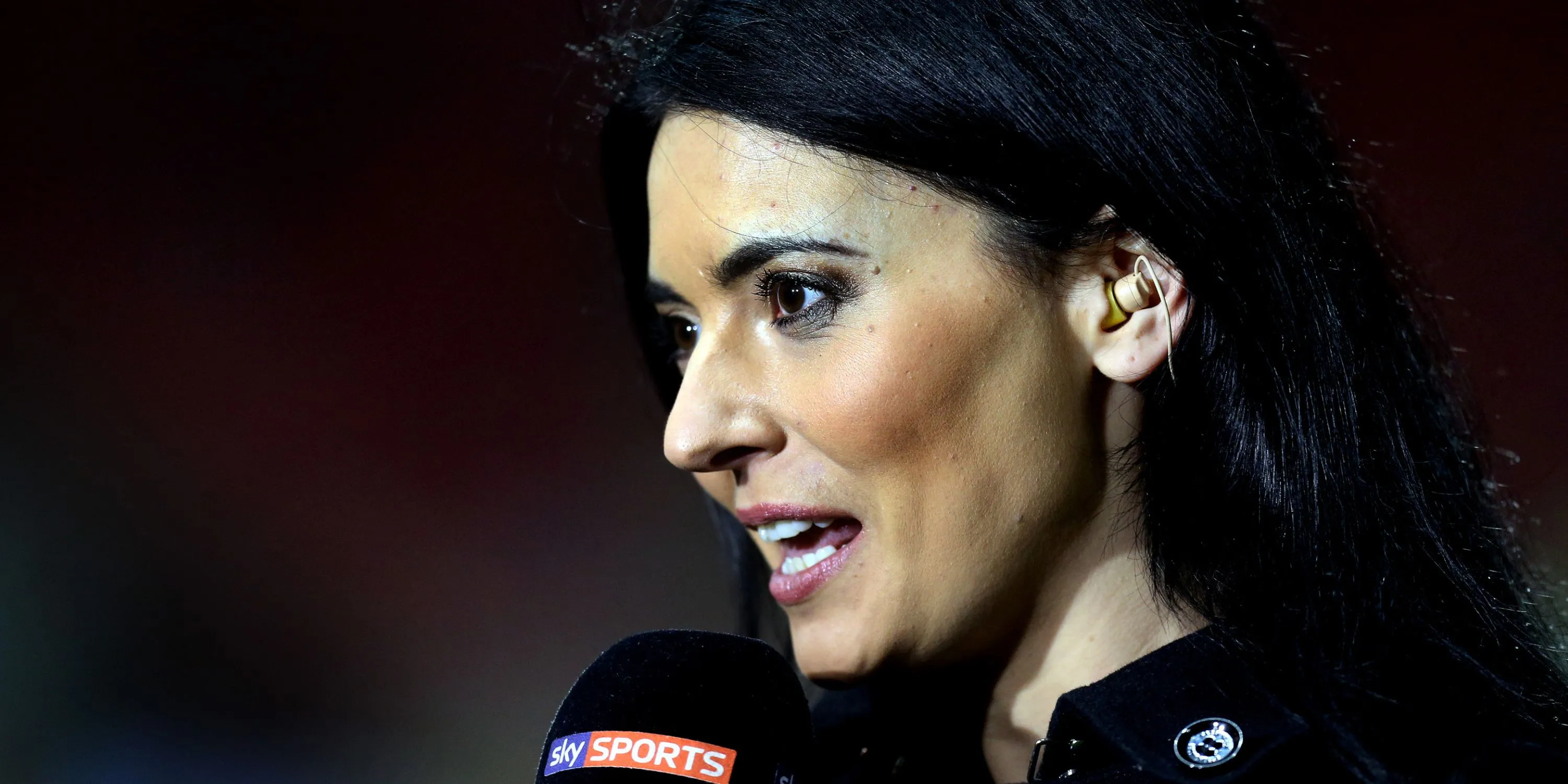 Cựu MC Sky Sports Natalie Sawyer, một cổ động viên trung thành của Brentford.