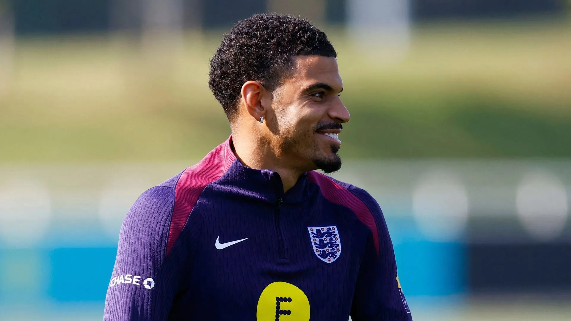 Morgan Gibbs-White trong màu áo đội tuyển Anh sau những màn trình diễn xuất sắc ở Nottingham Forest