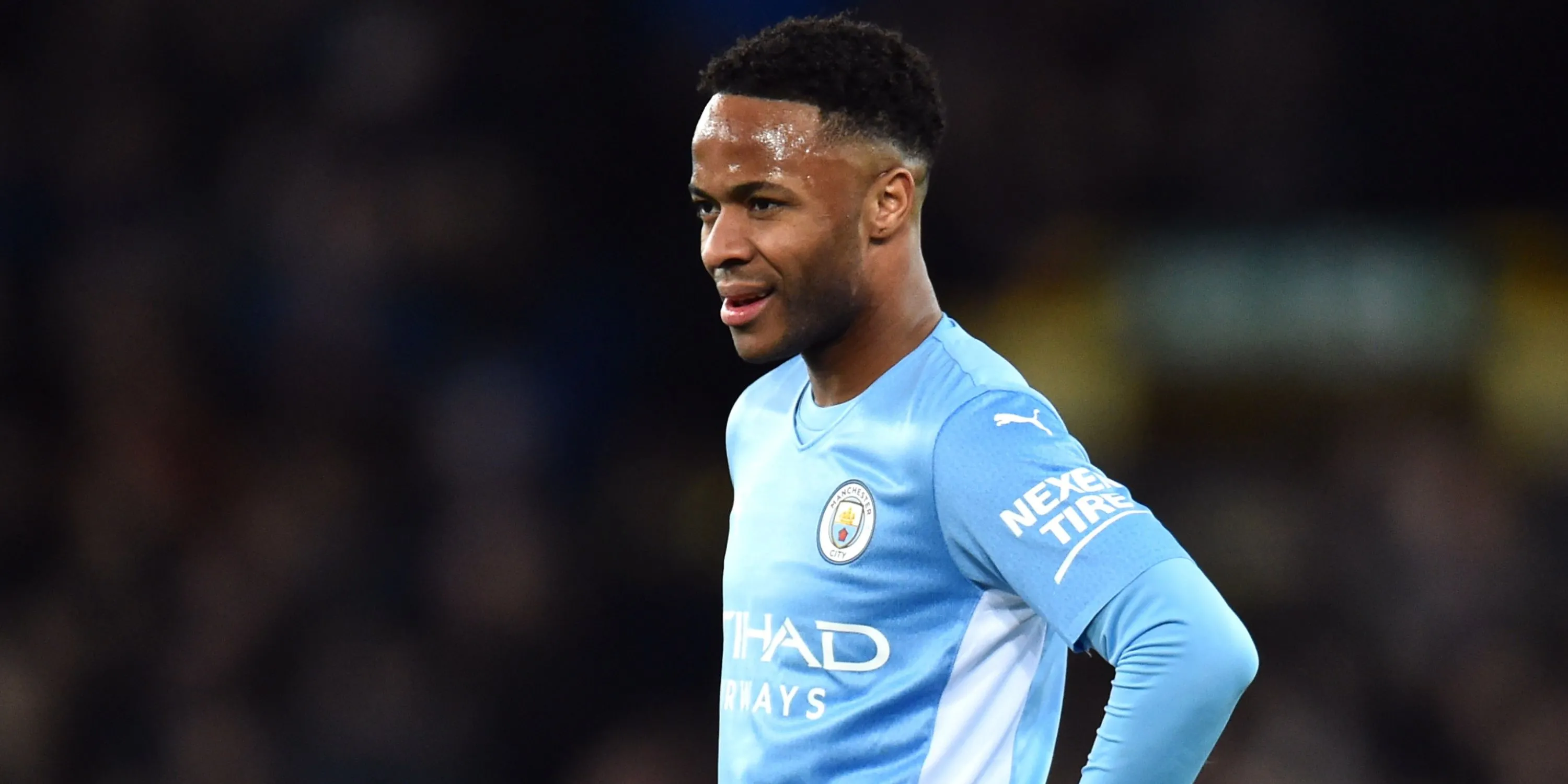 Raheem Sterling ăn mừng bàn thắng trong màu áo Manchester City