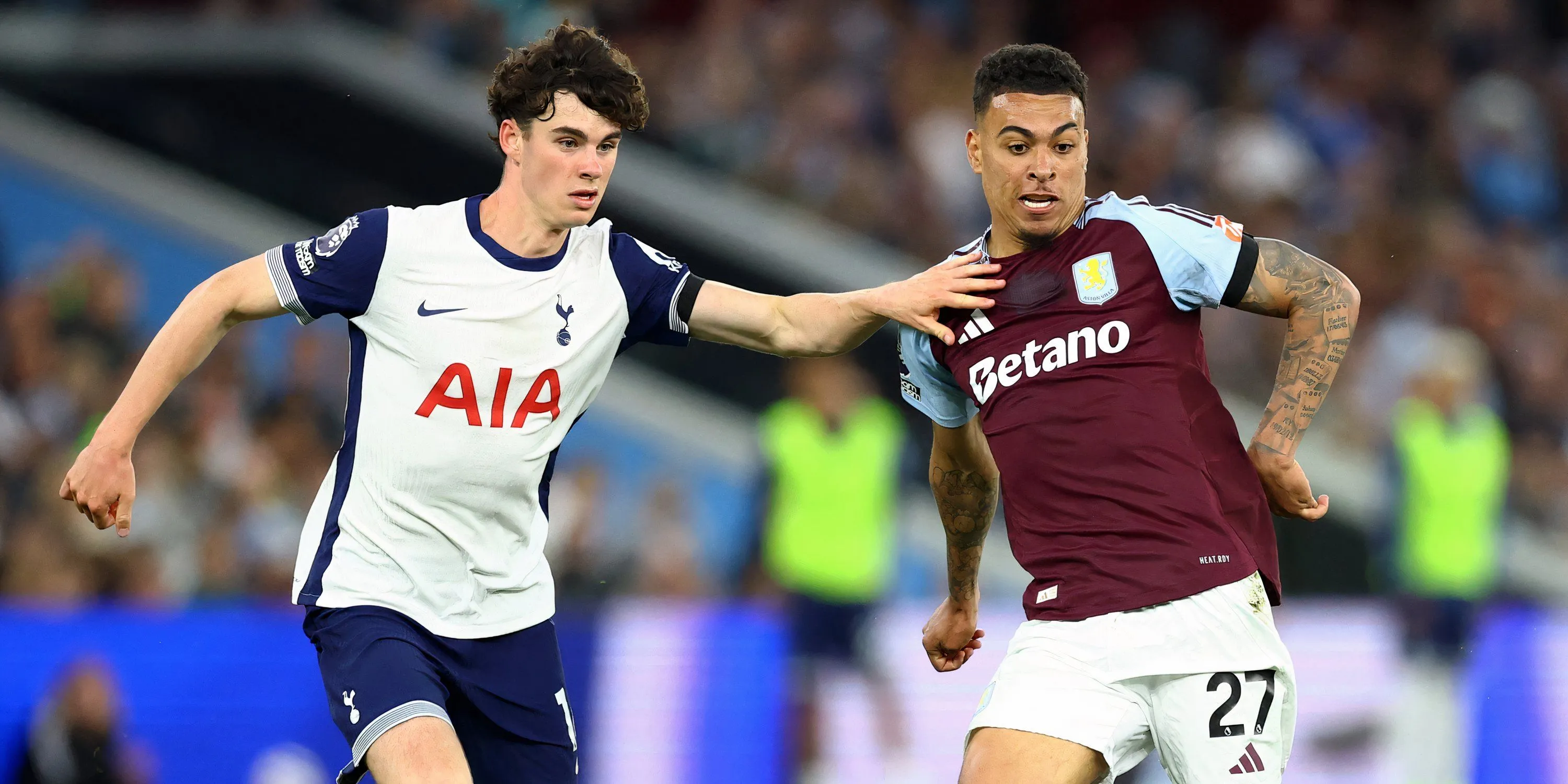 Archie Gray trong màu áo Tottenham Hotspur sau vụ chuyển nhượng.