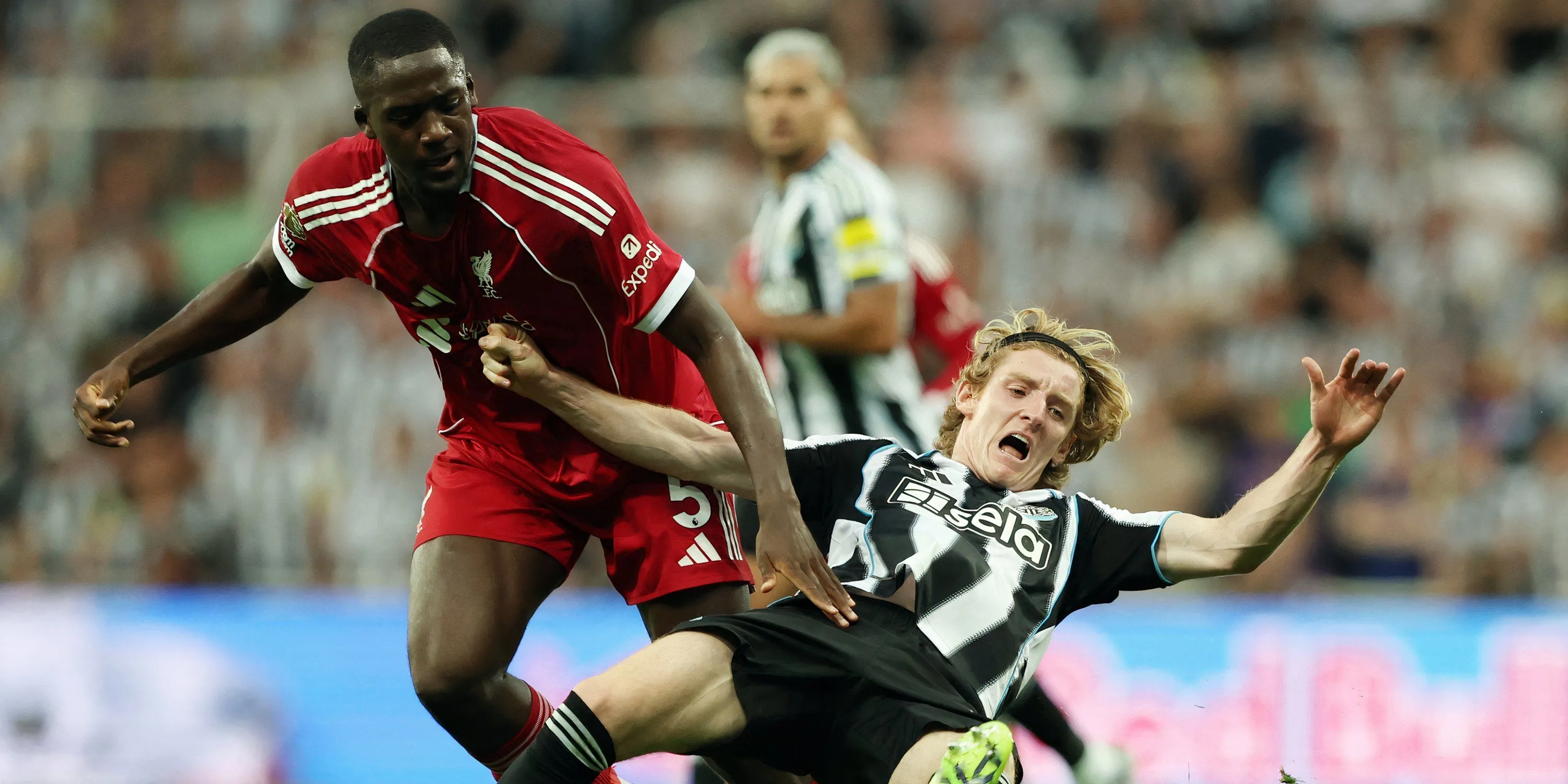 Trung vệ Ibrahima Konate của Liverpool trên sân cỏ Premier League