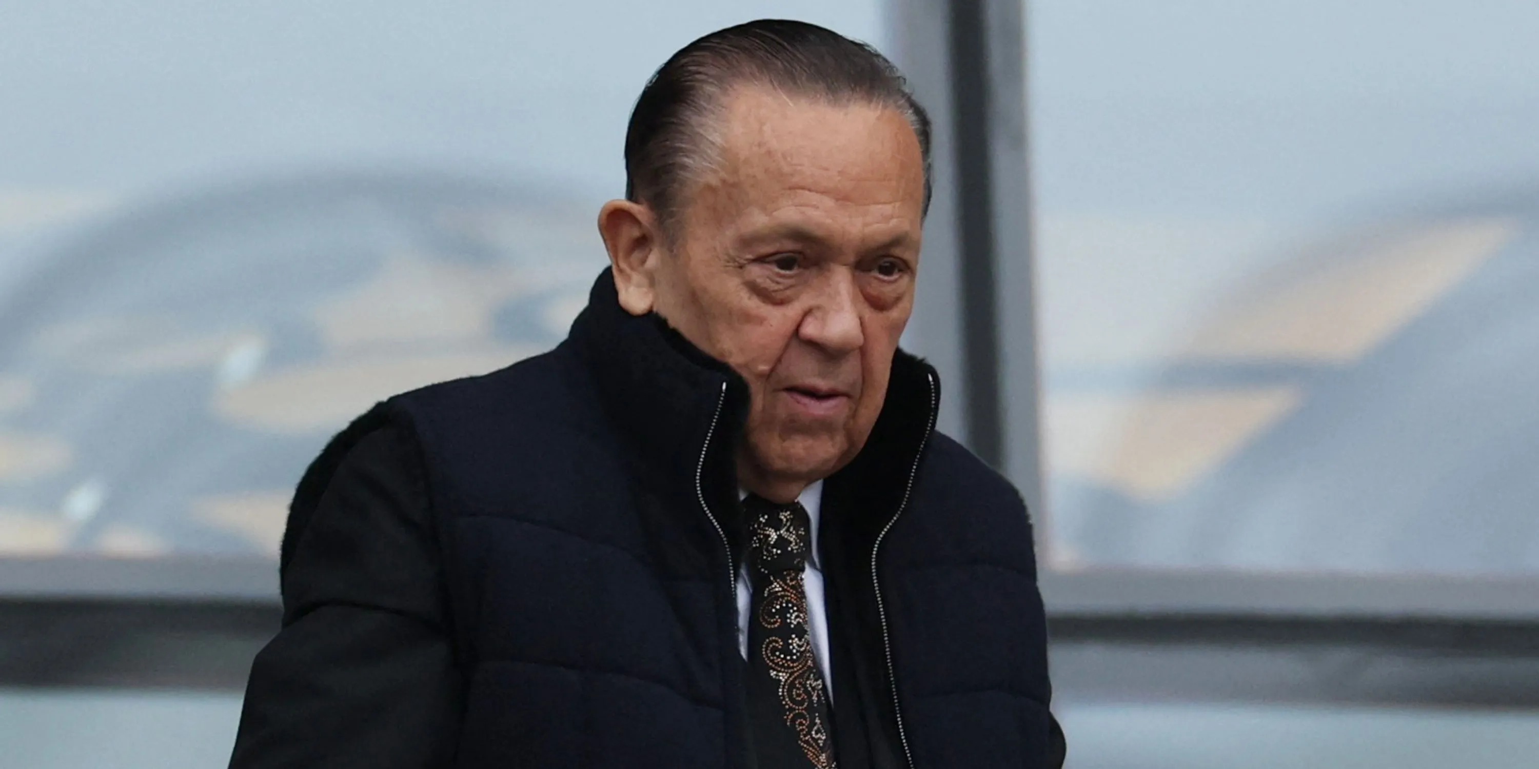 David Sullivan - Chủ tịch West Ham trao đổi với ban lãnh đạo